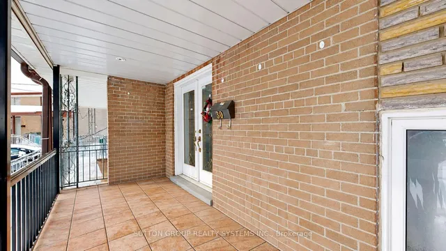 30 Coronado Crt, Toronto 4
