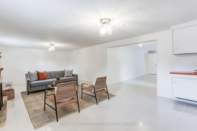 100 Summitcrest Dr, Toronto 5