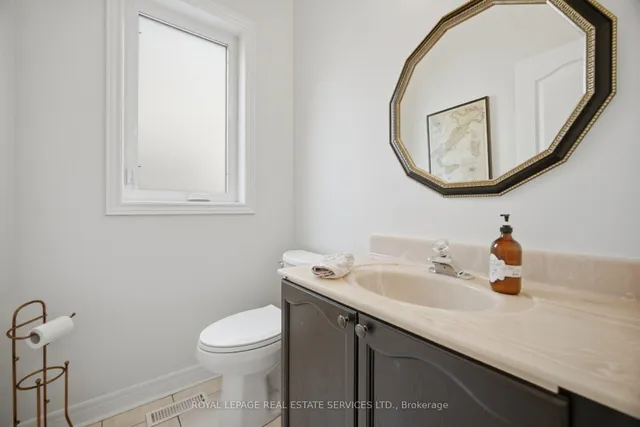 1600 Glenvista Dr, Oakville 2