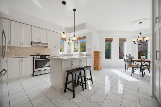 1600 Glenvista Dr, Oakville 3