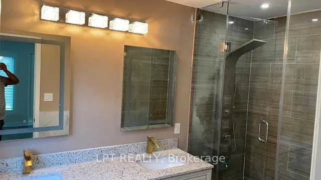 8 Banner Rd, Brampton 5