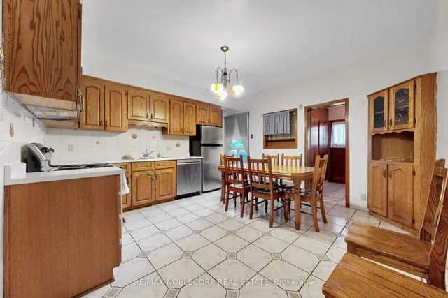 36 Earlscourt Ave, Toronto 4