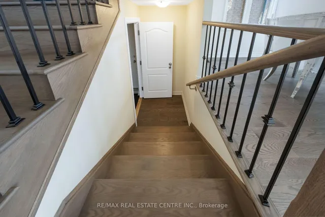 39 Goodview Dr, Brampton 4
