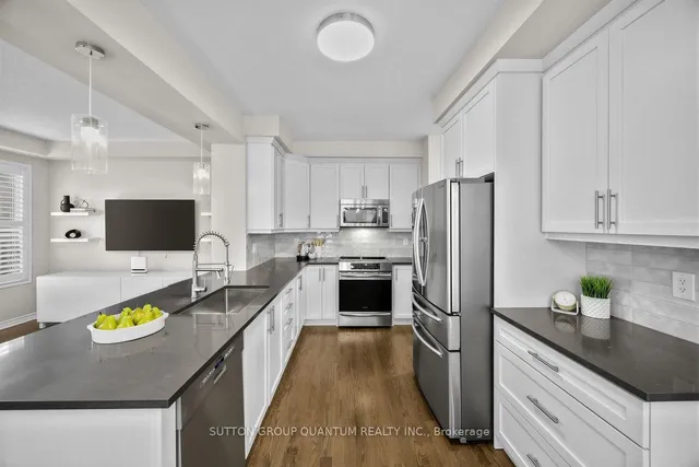 1413 Connaught Terr, Milton 4