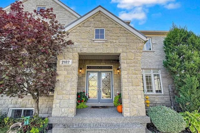 2182 Heathcliff Crt, Oakville 4