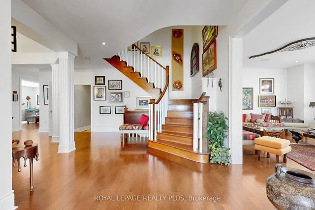 2182 Heathcliff Crt, Oakville 5