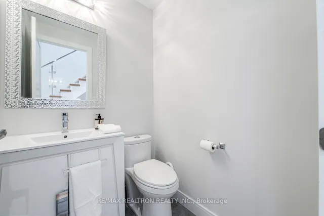 6B Trowell Ave, Toronto 5