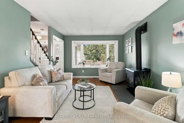 608 Woodward Ave, Milton 4