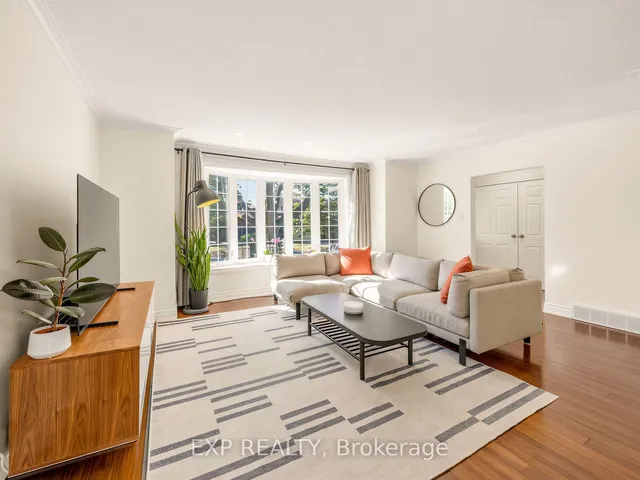10 Yarn Rd, Toronto 5