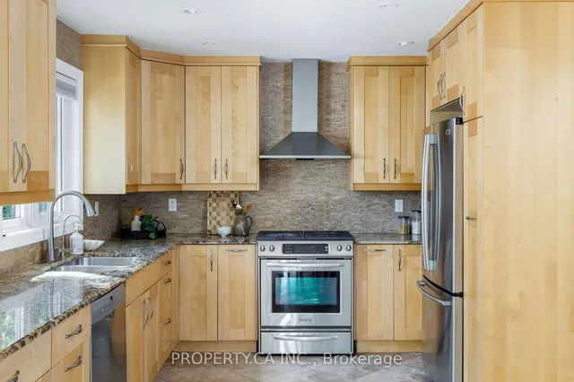 2124 Langtry Dr, Oakville 4