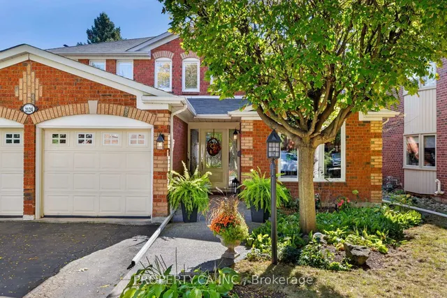 2124 Langtry Dr, Oakville 2