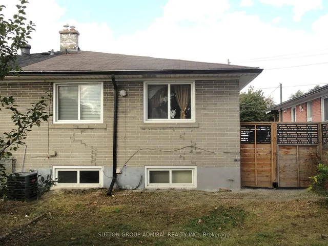 23 Chalkfarm Dr Dr, Toronto 3
