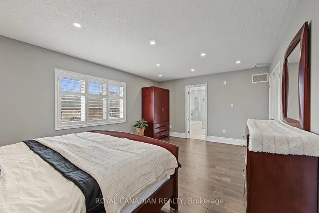 13 Island Grve, Brampton 3