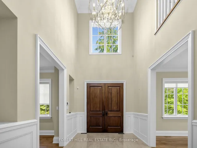 302 Pinehurst Dr, Oakville