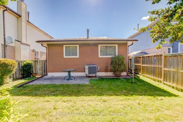 41 Greenleaf Cres, Brampton 3