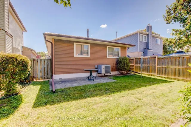 41 Greenleaf Cres, Brampton 5