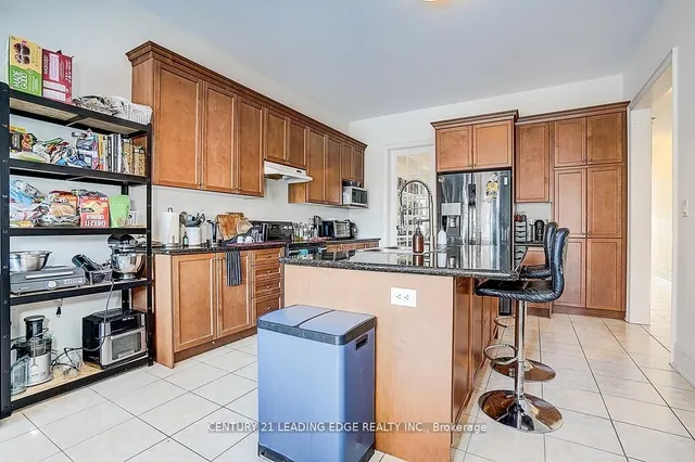455 Threshing Mill Blvd, Oakville 3