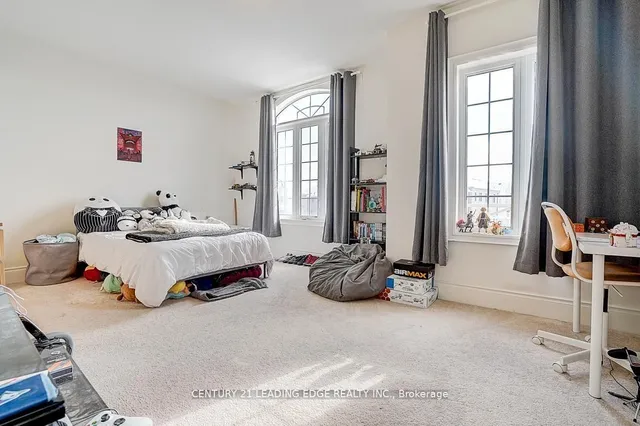 455 Threshing Mill Blvd, Oakville 5