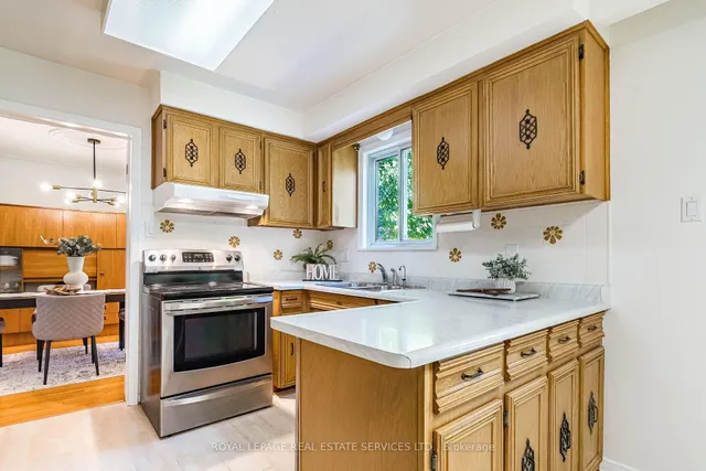 213 The Kingsway, Toronto 3