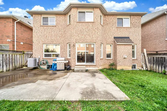 36 Humbolt Cres, Brampton 3