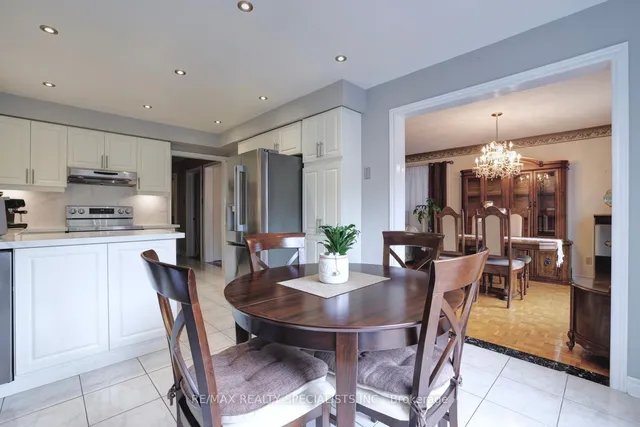 4464 Weeping Willow Dr, Mississauga 2