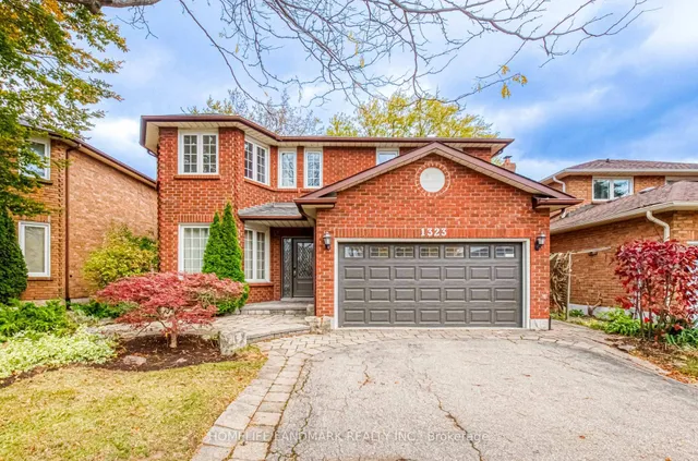 1323 Greenwood Cres, Oakville 2