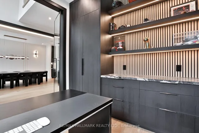 14 Risa Blvd, Toronto 5