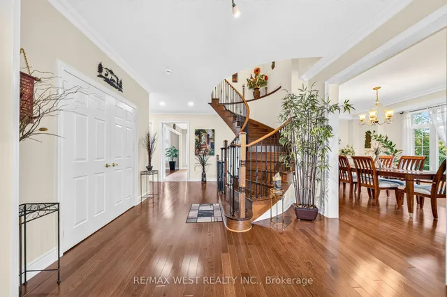 8 Calvados Cres, Brampton 2