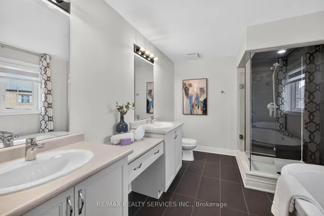 3 Blue Silo Way, Brampton 5