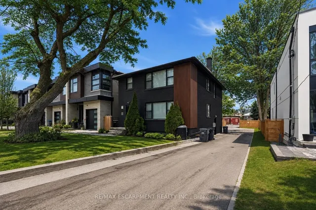 43 Broadview Ave, Mississauga 2
