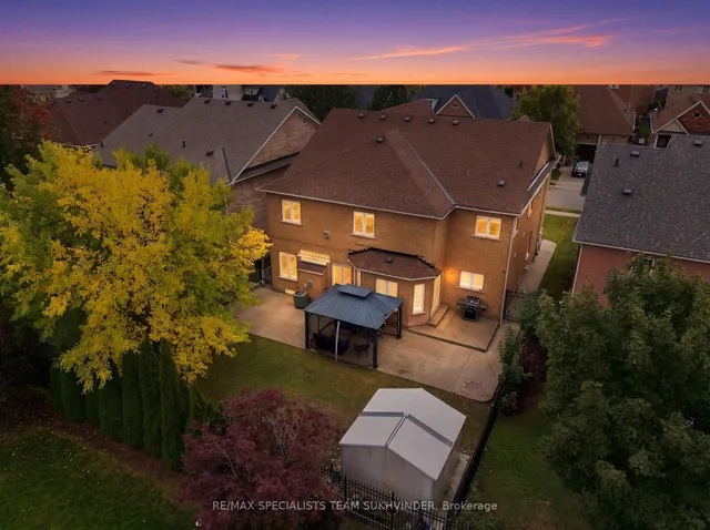 15 Saint Hubert Dr, Brampton 4
