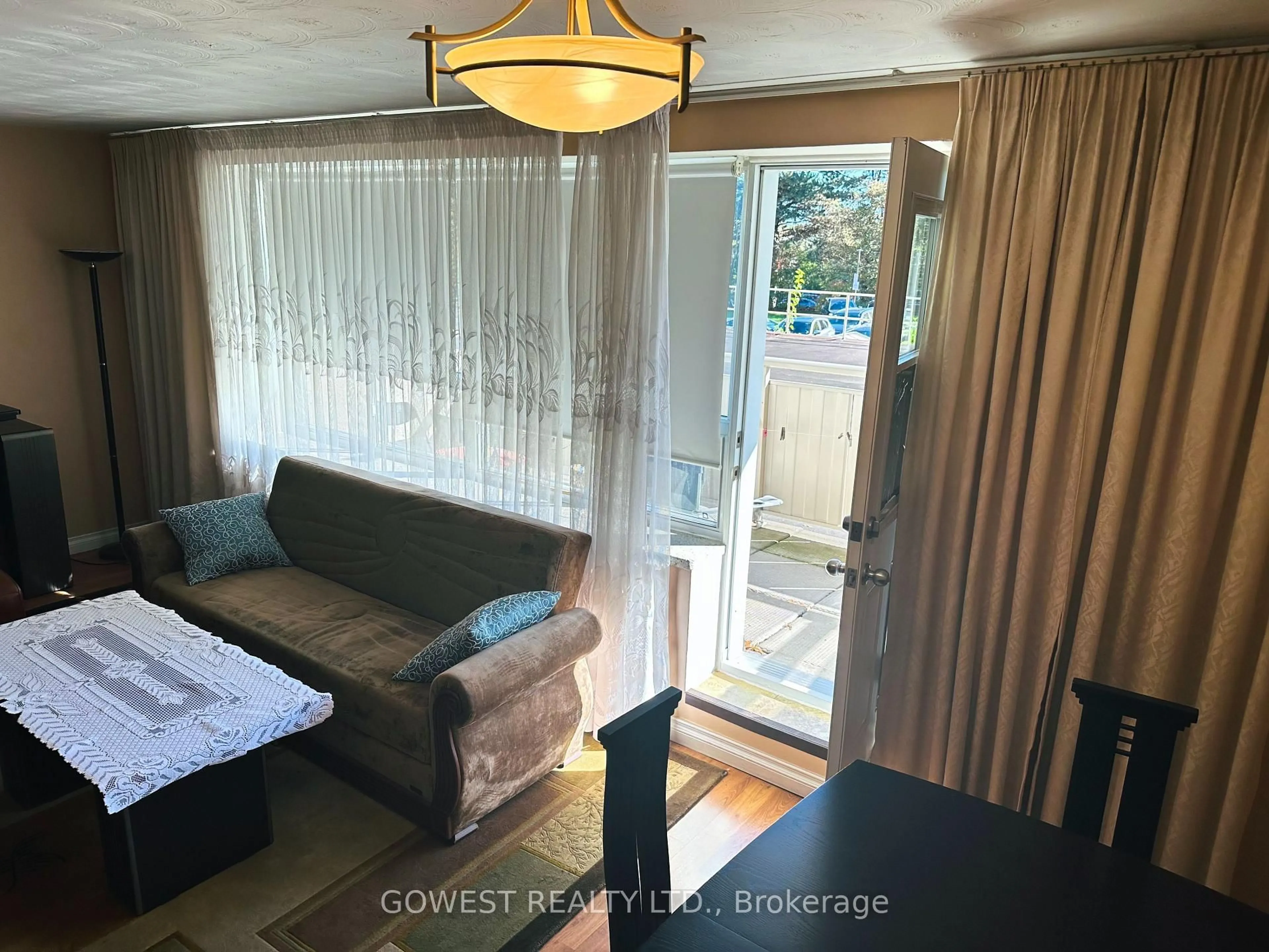 trreb/IMG-W14096192_6ded6f71f371ec6ae8c78107ebb08018725f6a9c15917c52633a0d859d5b980d.jpg