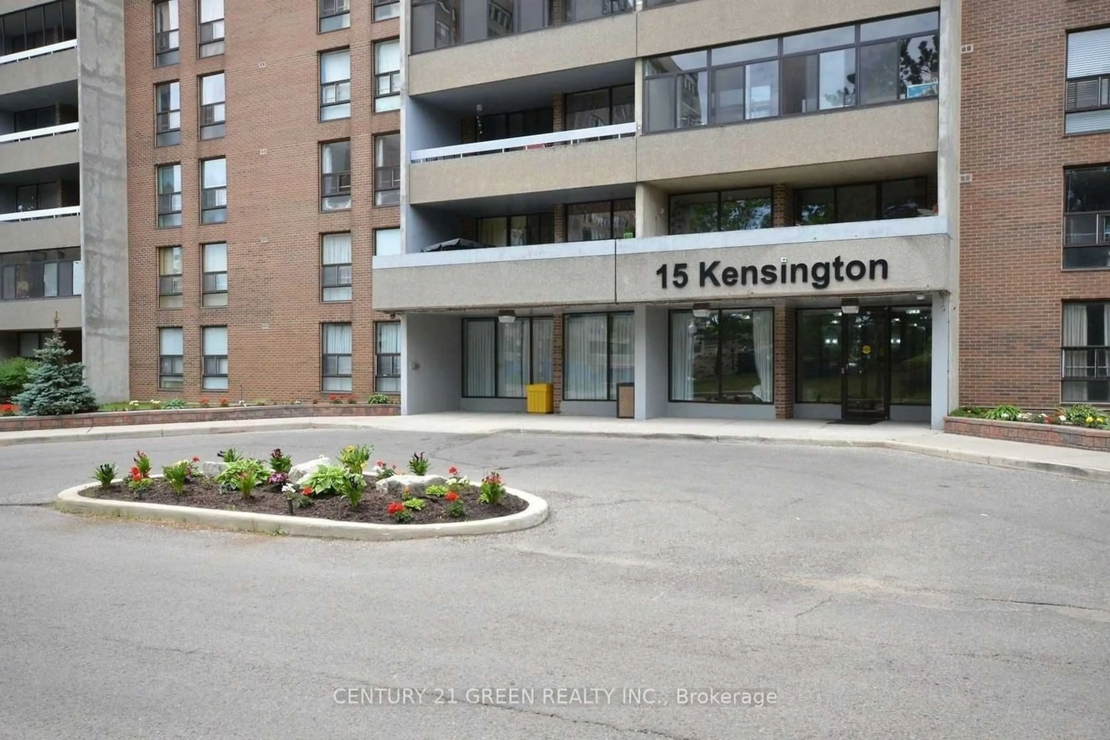 A pic from exterior of the house or condo for 15 Kensington Rd #811, Brampton Ontario L6T 3W2