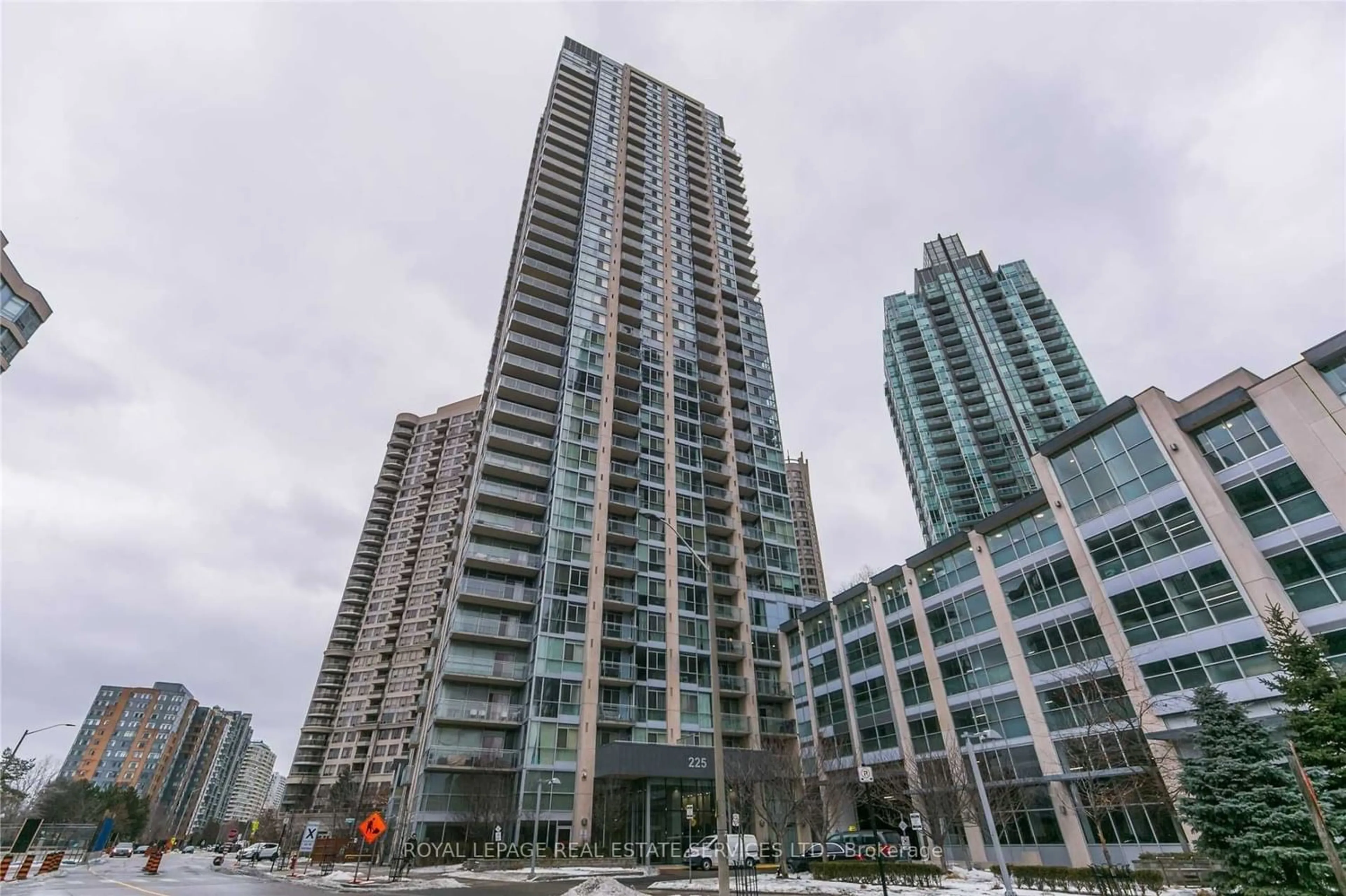 A pic from exterior of the house or condo for 225 Webb Dr #1710, Mississauga Ontario L5B 4P2