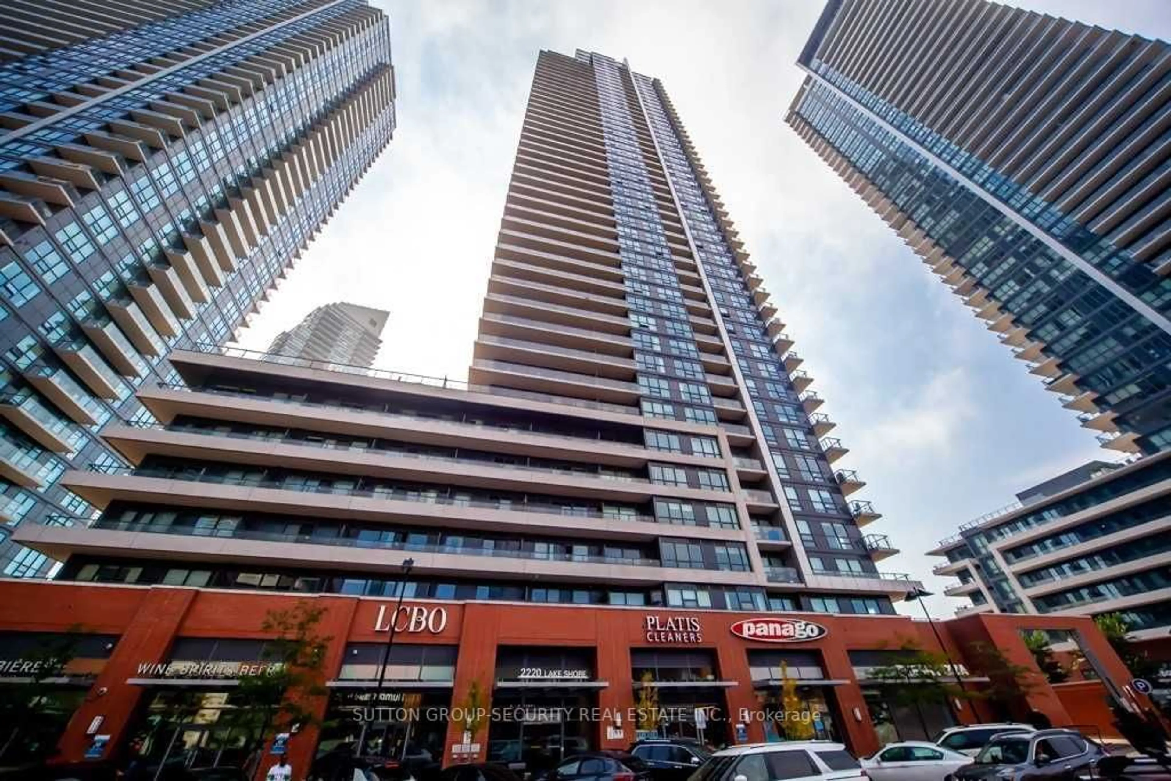 A pic from exterior of the house or condo for 2220 Lake Shore Blvd #2507, Toronto Ontario M8V 0C1