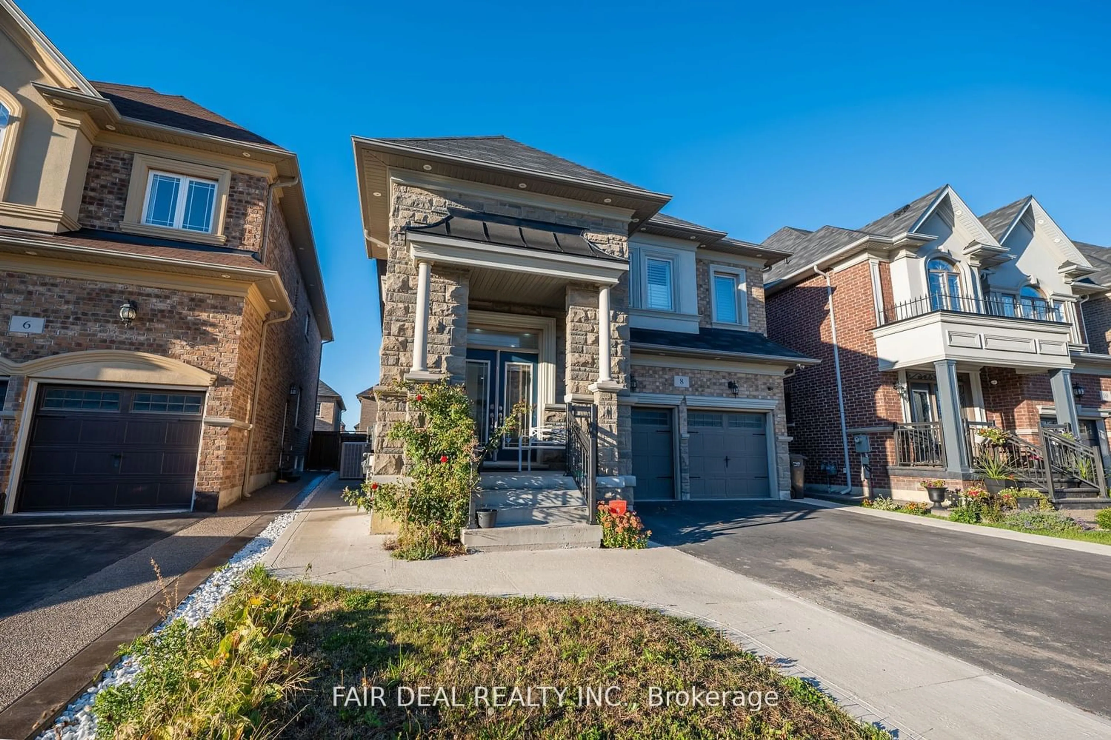 Frontside or backside of a home for 8 Arda Cres, Brampton Ontario L6P 4G2