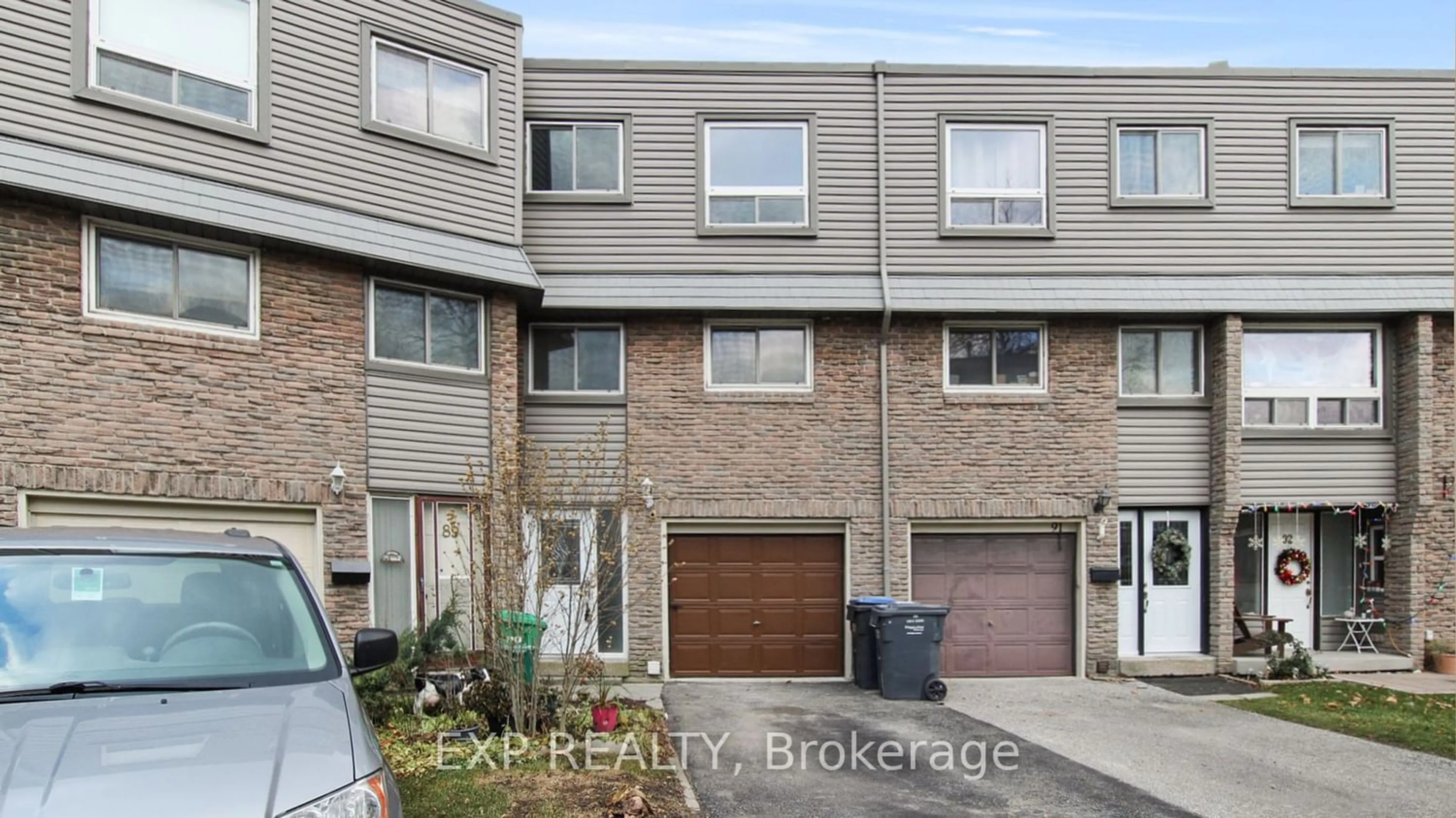 A pic from exterior of the house or condo for 2315 Bromsgrove Rd #90, Mississauga Ontario L5J 4A6