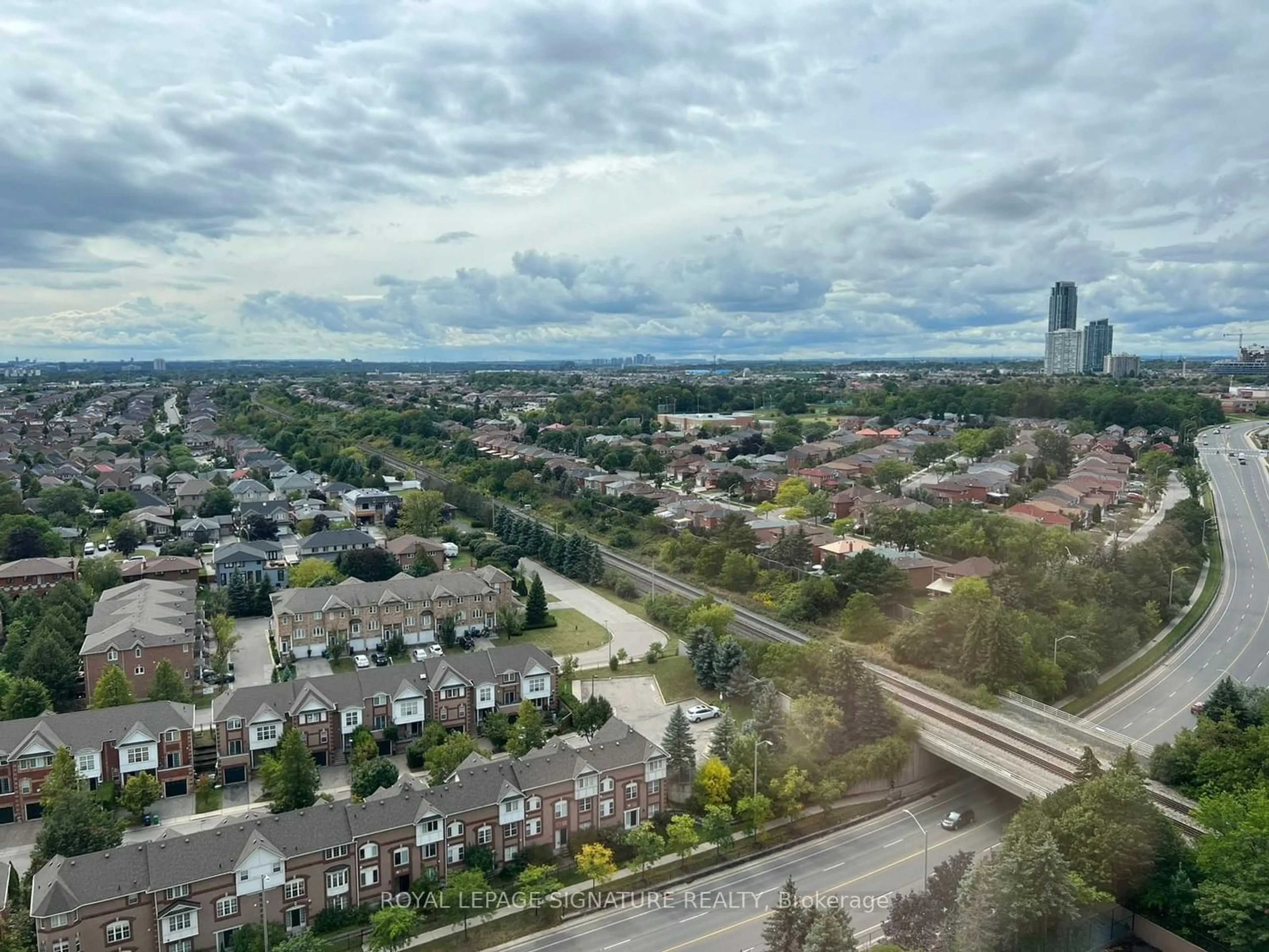 Lakeview for 135 Hillcrest Ave #2104, Mississauga Ontario L5B 4B1