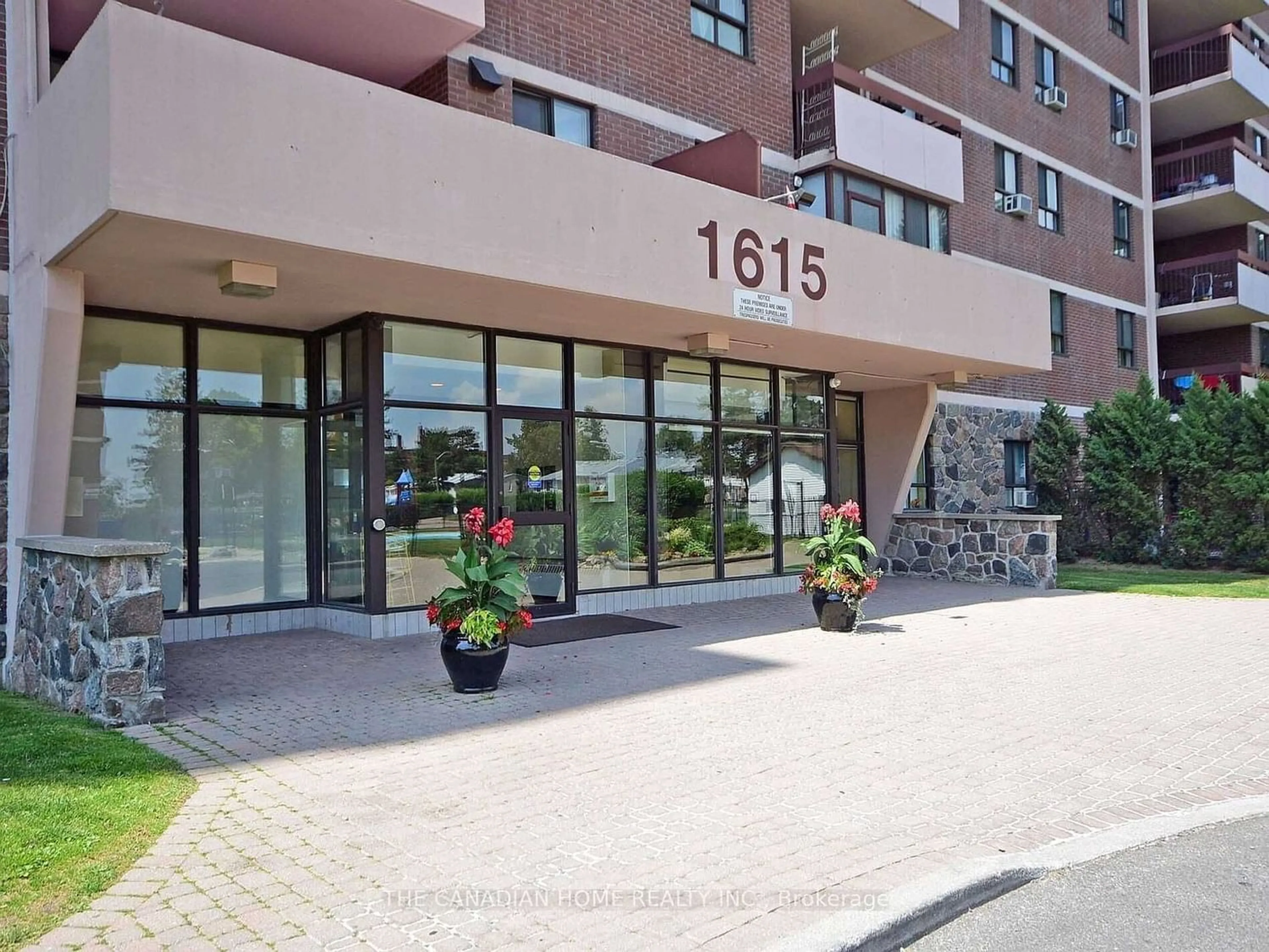 Outside view for 1615 Bloor St #305, Mississauga Ontario L4X 1S2