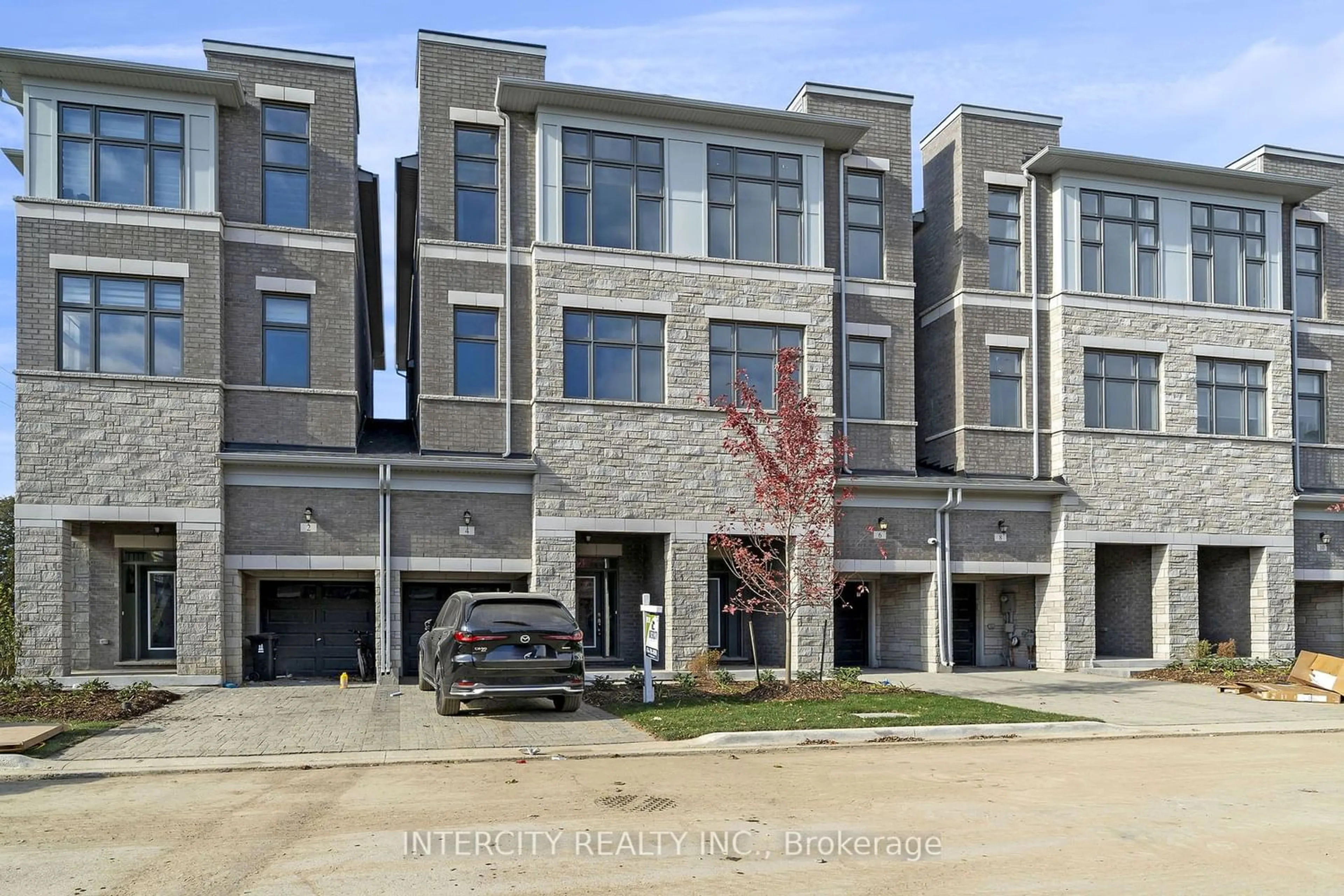 A pic from exterior of the house or condo for 4 Tarmola Park Crt, Toronto Ontario M9L 2L1