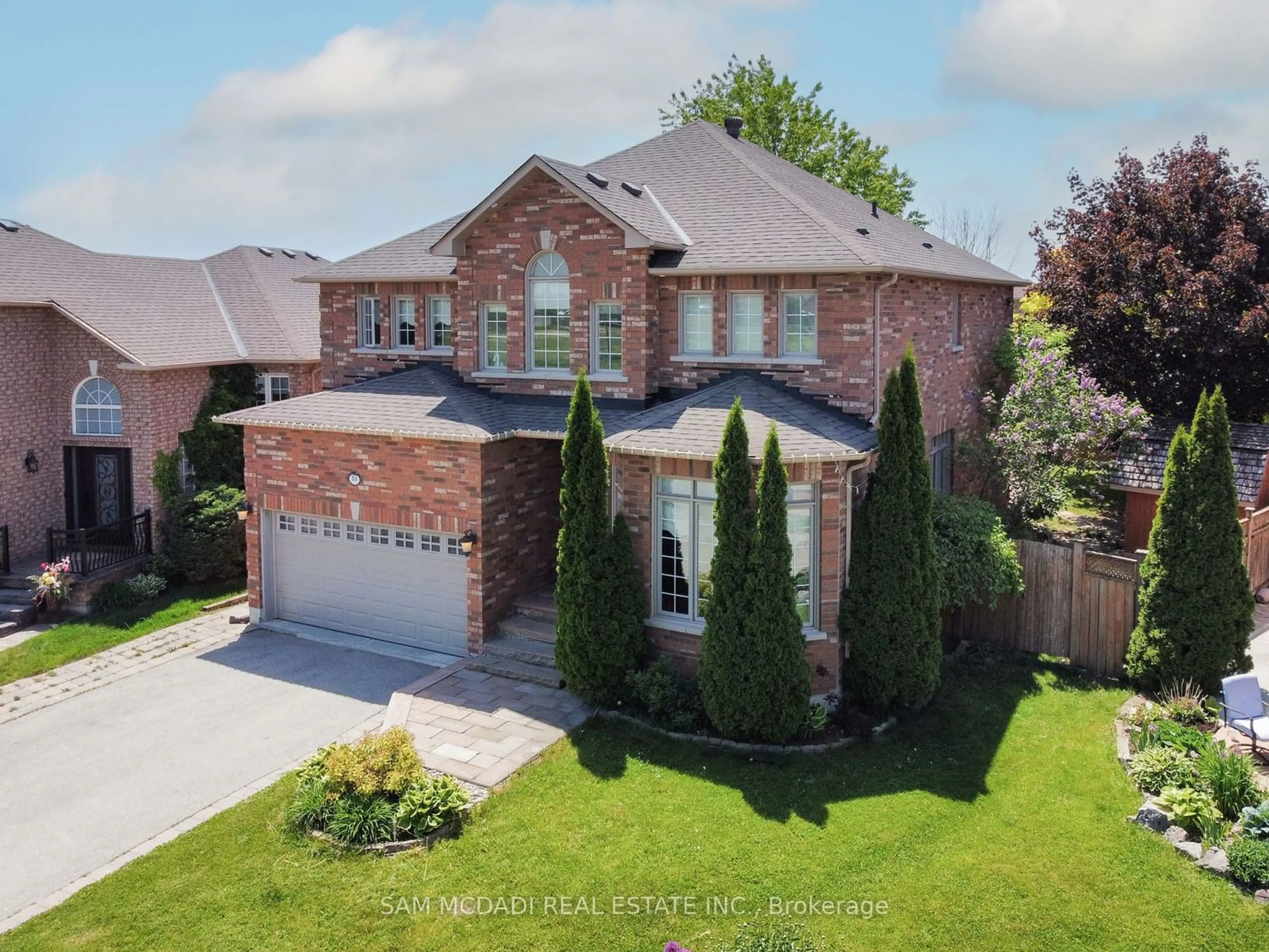 Home with brick exterior material for 35 Hanton Cres, Caledon Ontario L7E 2M3