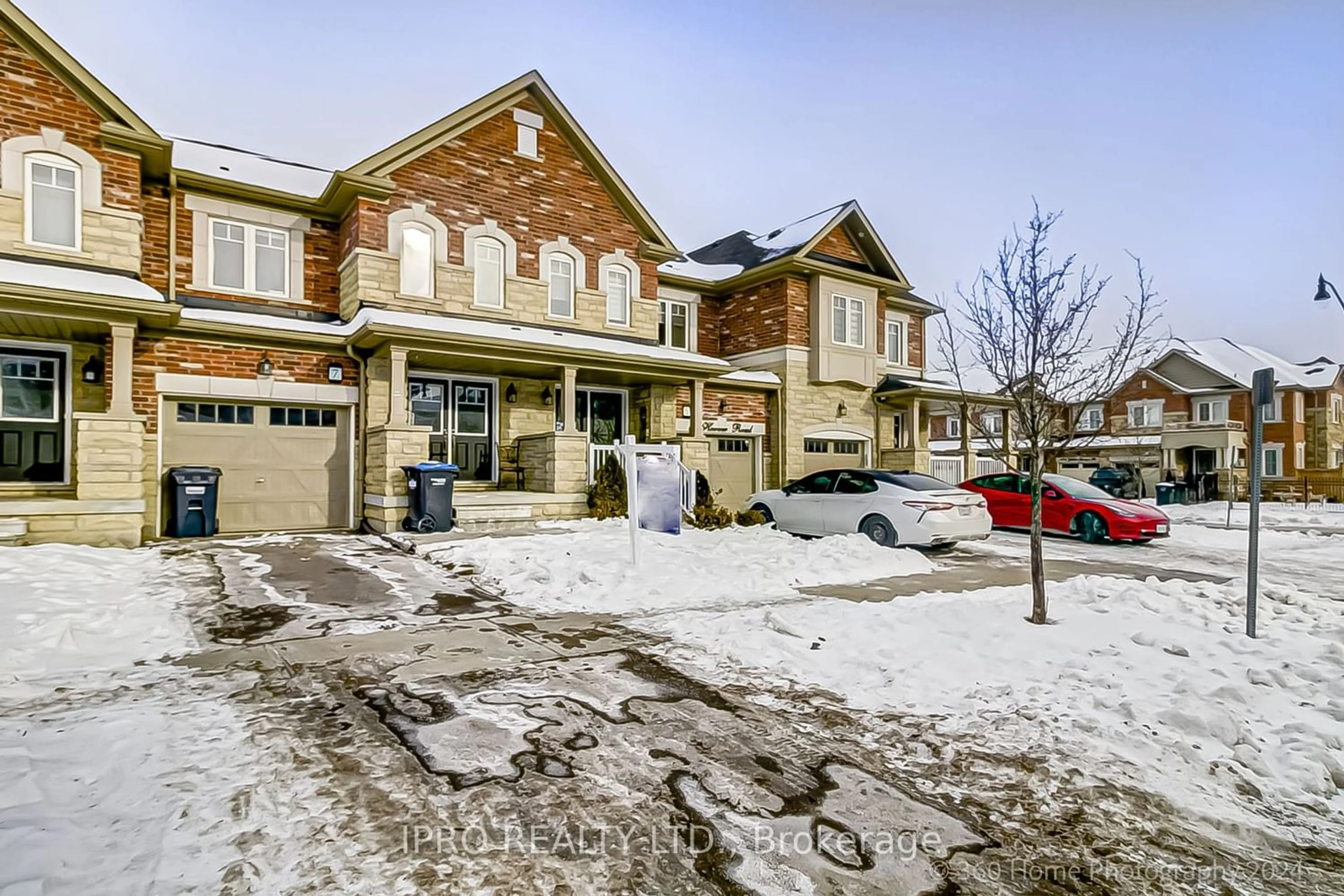 A pic from exterior of the house or condo for 7 Hoover Rd, Brampton Ontario L7A 4L2