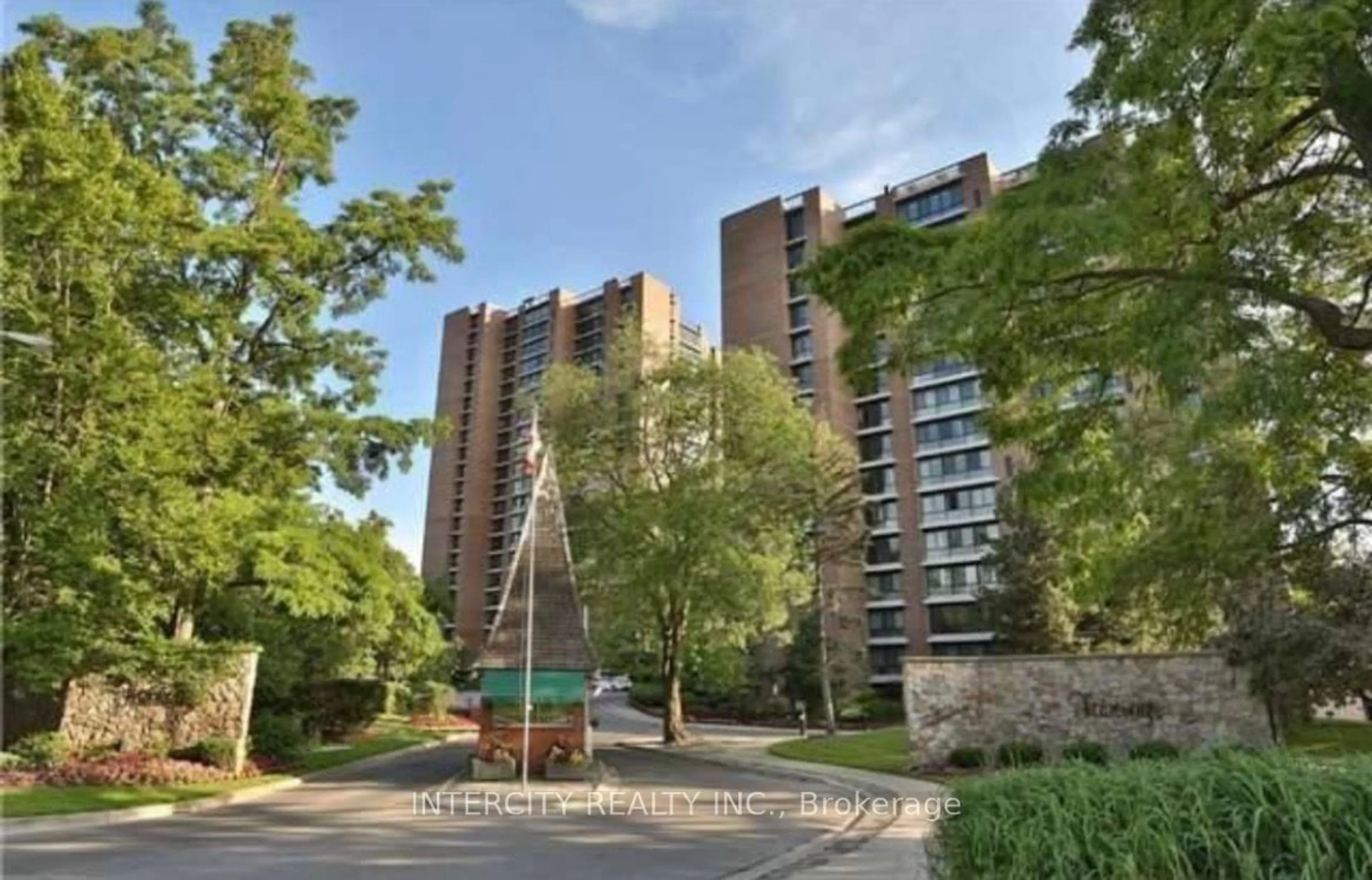 A pic from exterior of the house or condo for 1400 Dixie Rd #802, Mississauga Ontario L5E 3E1
