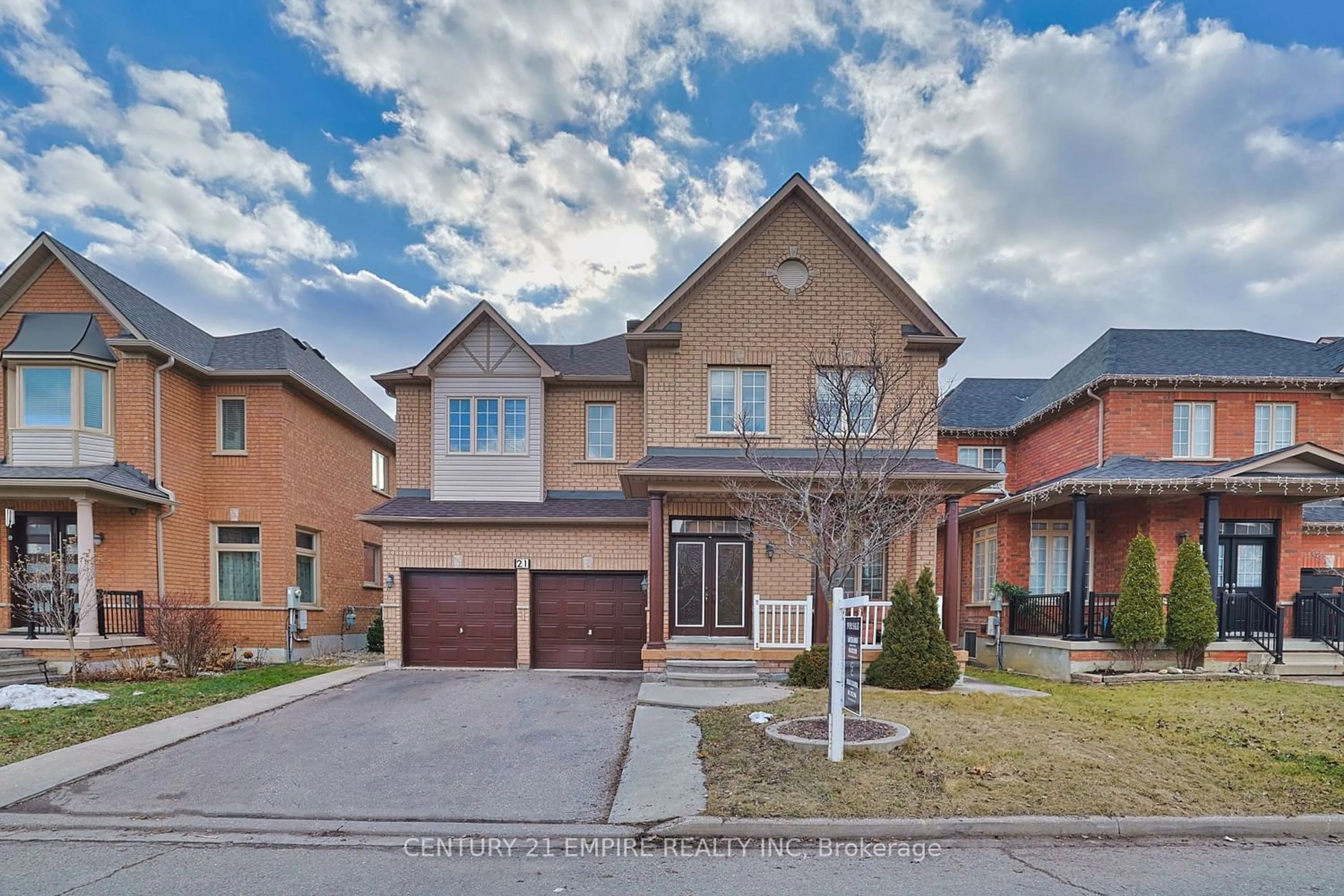 Home with brick exterior material for 21 Castle Mountain Dr, Brampton Ontario L6R 2W9