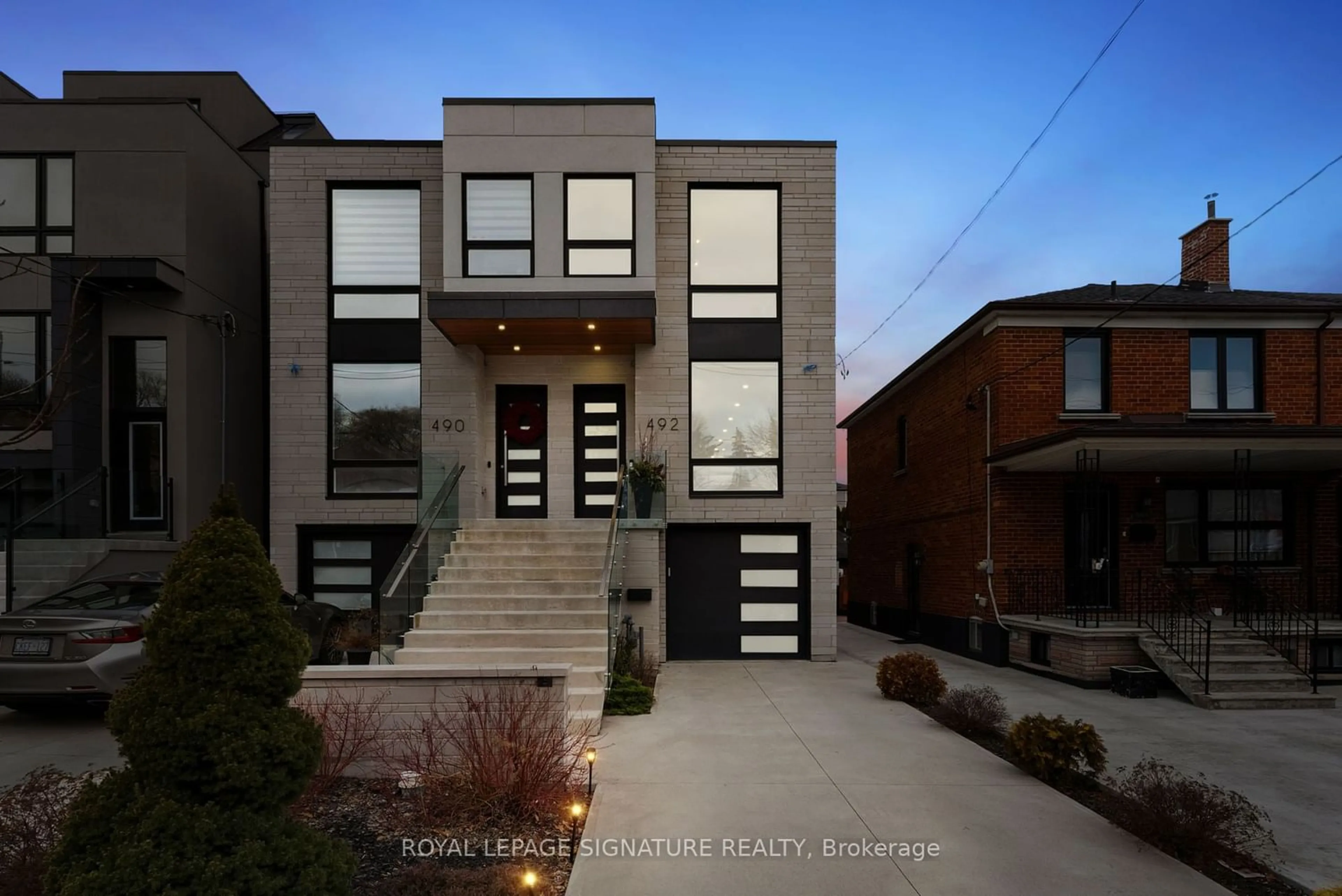 Home with unknown exterior material for 492 Mcroberts Ave, Toronto Ontario M6E 4R4
