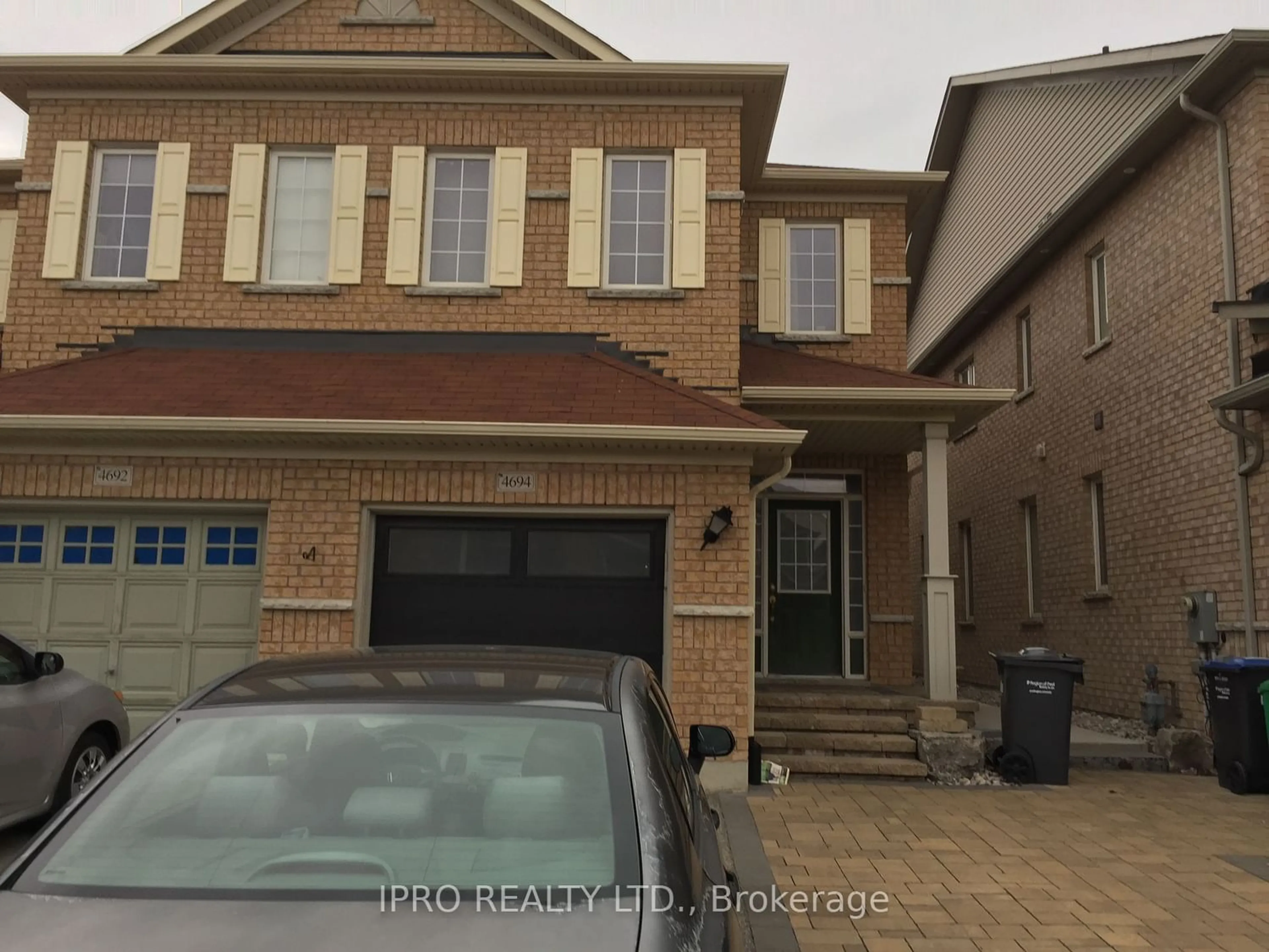 Home with brick exterior material for 4694 Centretown Way, Mississauga Ontario L5R 0C9