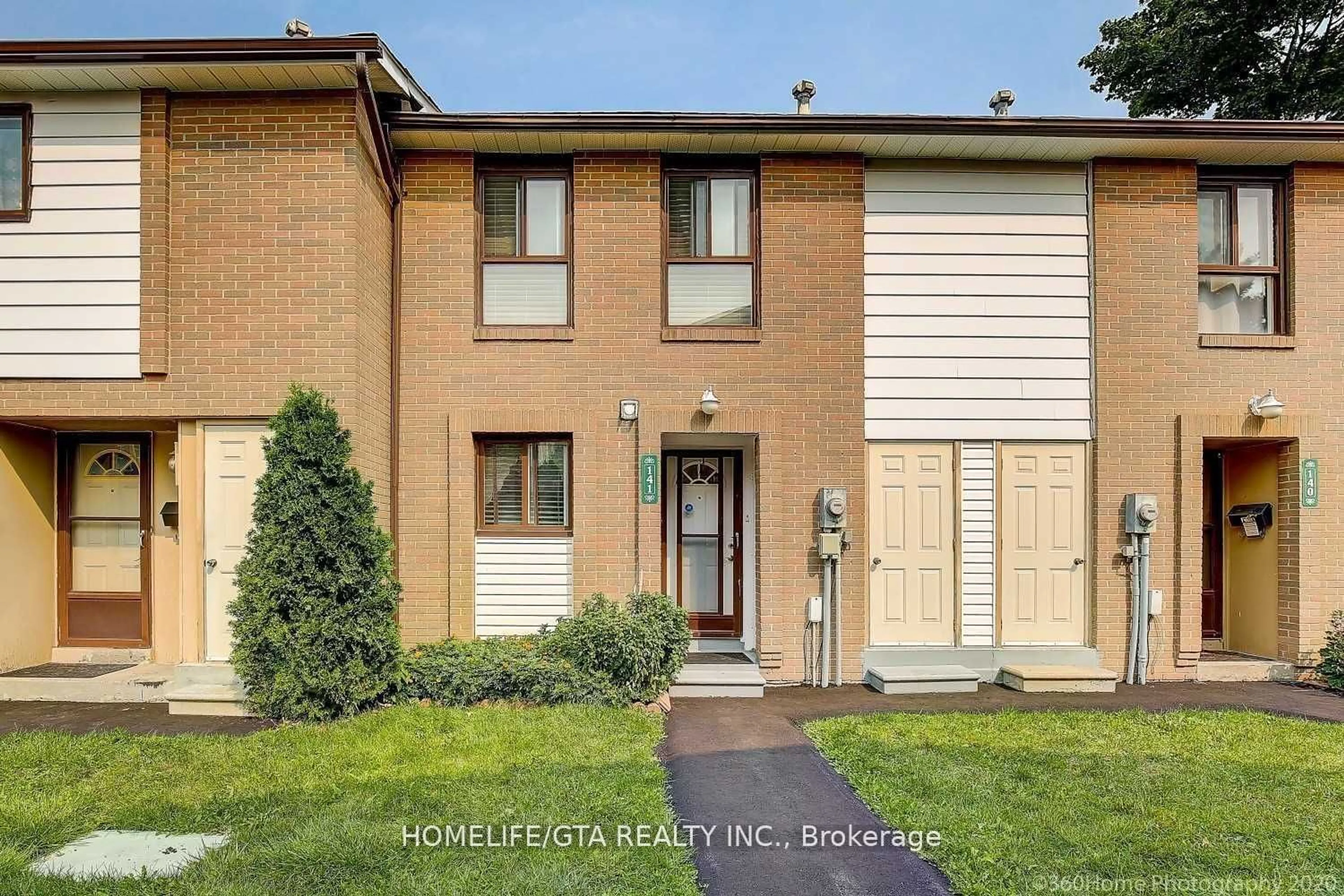 A pic from exterior of the house or condo for 141 Fleetwood Cres #141, Brampton Ontario L6T 2E6