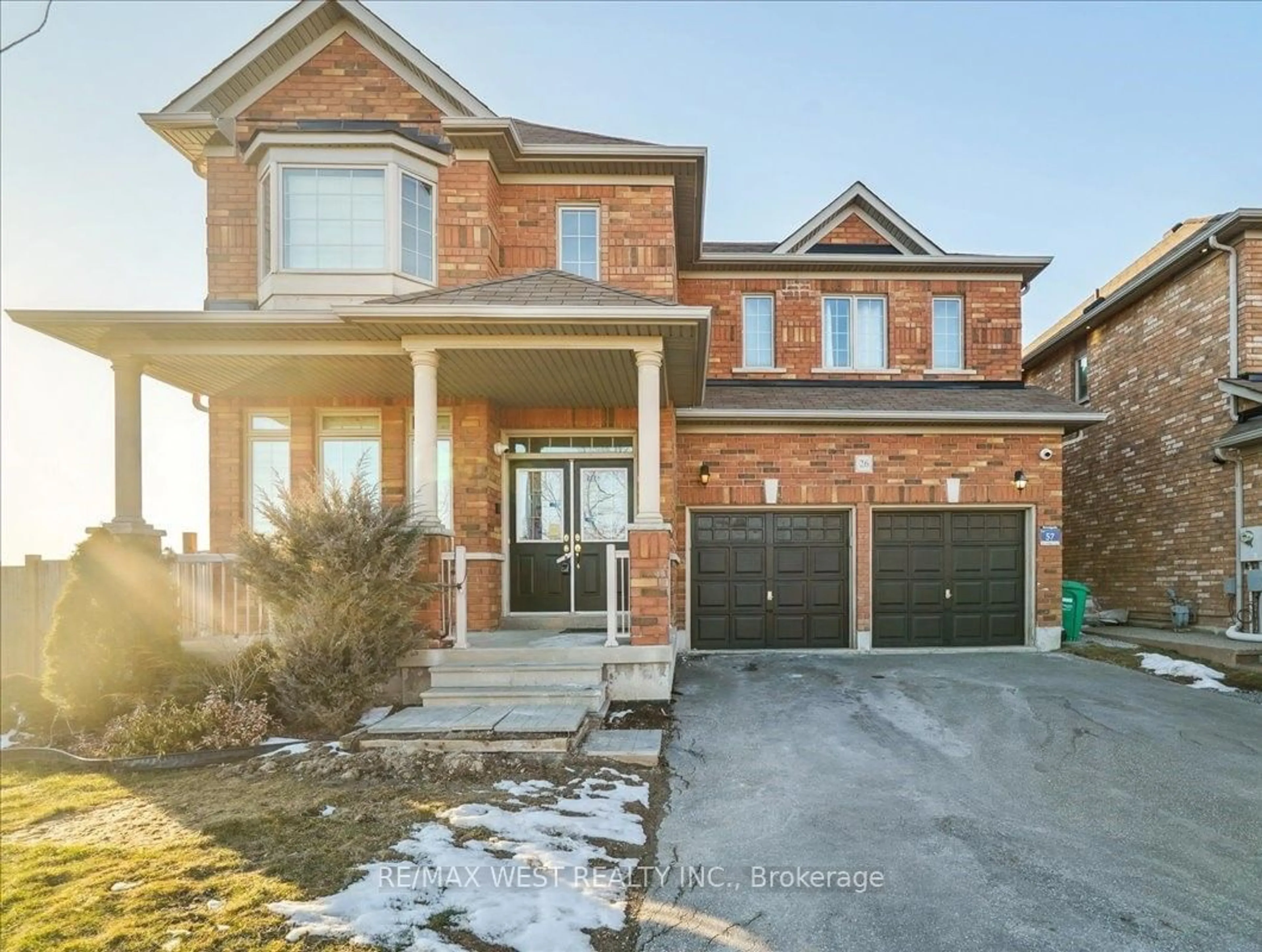 Home with brick exterior material for 26 Clearfield Dr, Brampton Ontario L6P 3L5