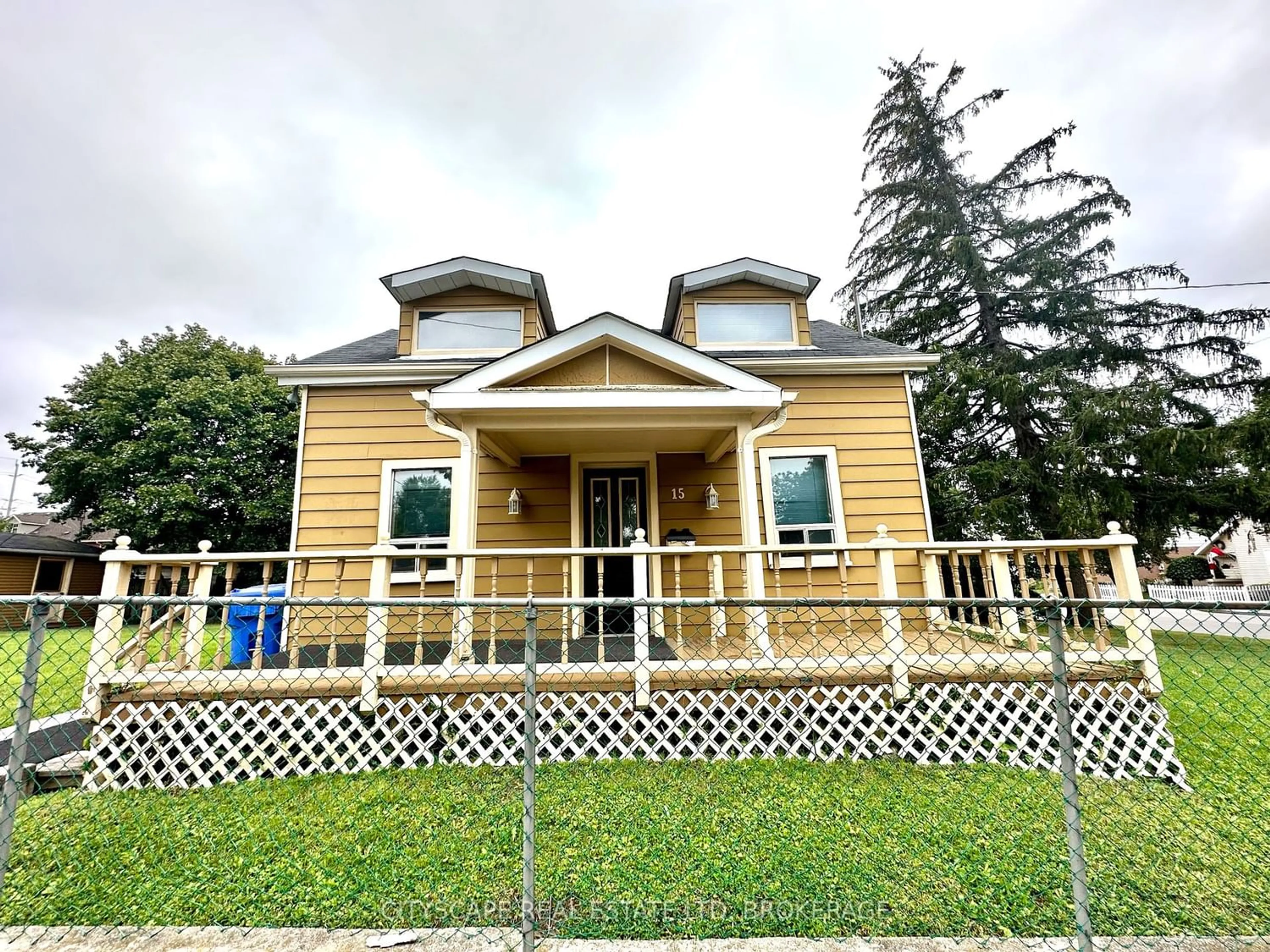 Frontside or backside of a home for 15 Henry St, Mississauga Ontario L5M 1S3