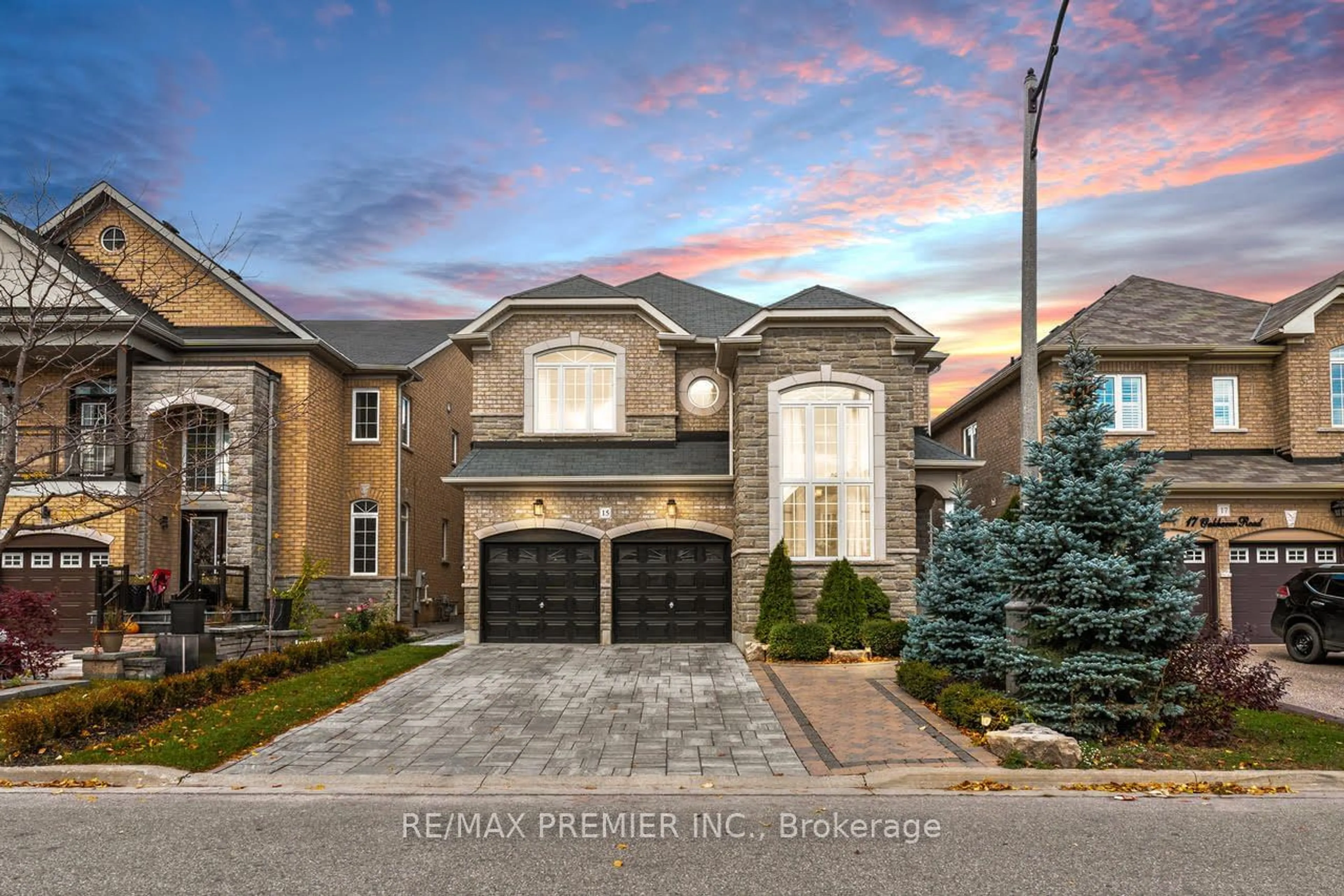 Home with brick exterior material for 15 Oakhaven Rd, Brampton Ontario L6P 2Y3